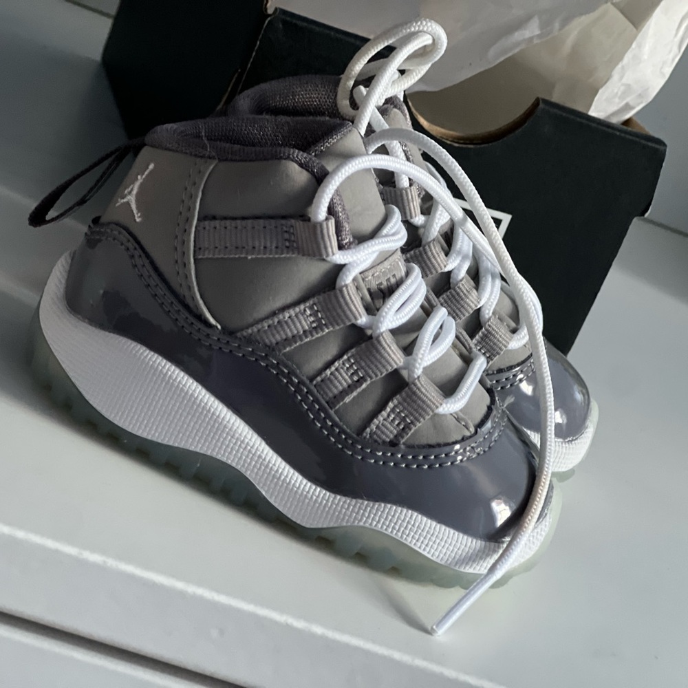 Retro cool grey 11s size 3C excellent condition with box included
